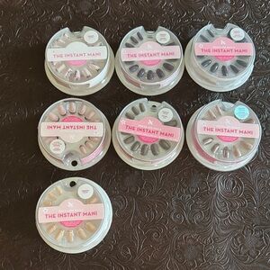 The Instant Mani Press-On Nails Set - Assorted Neutrals & Grays